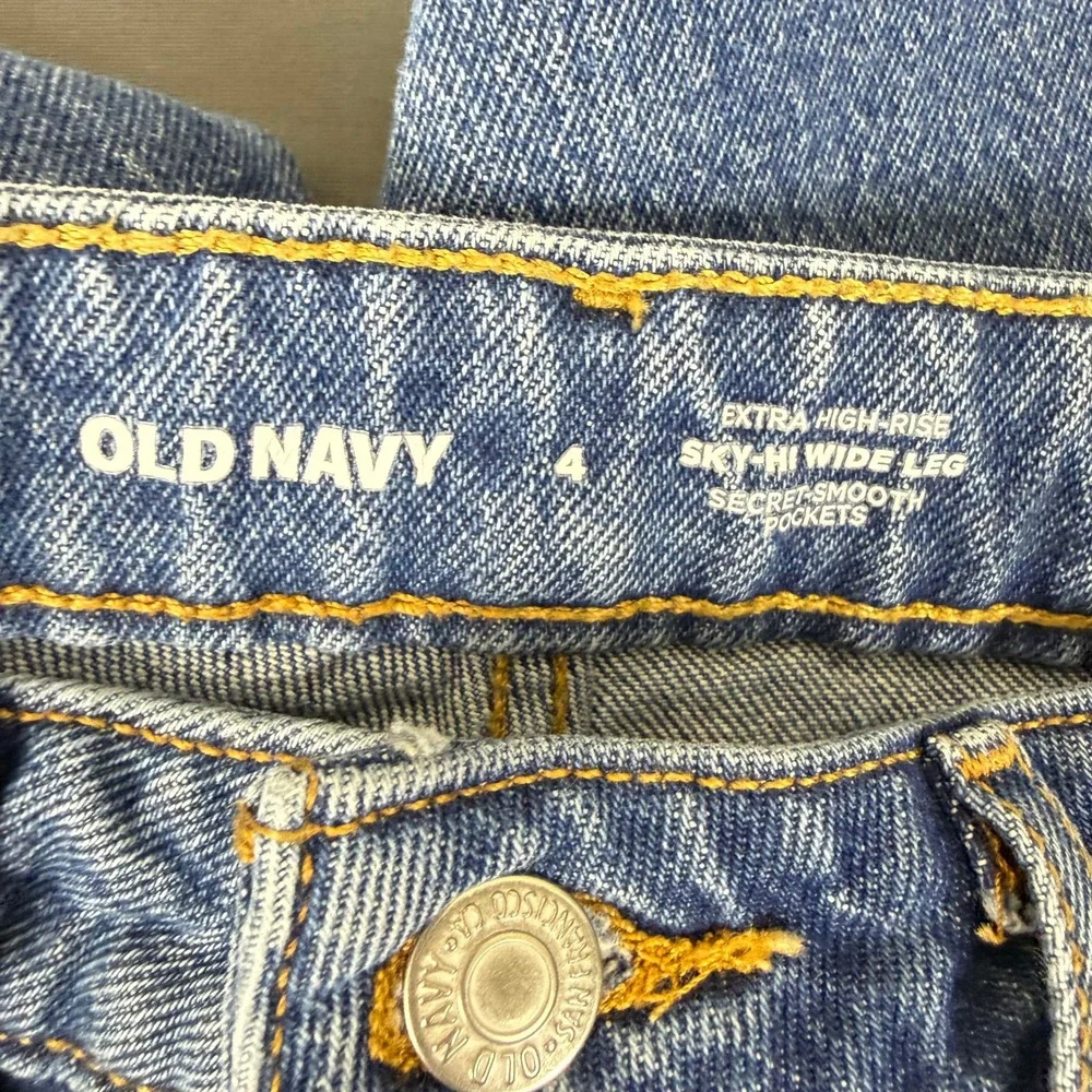 Old Navy Jeans Womens 4 Sky-Hi Wide Leg Extra High Rise Distressed Medium Wash